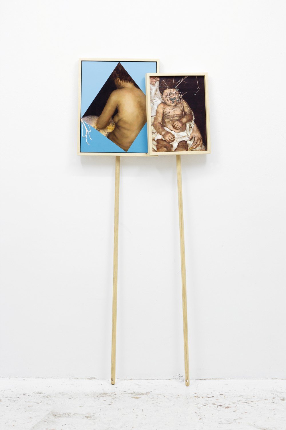 Sebastian Neeb, Schleife und Krakelee im Blau (aus der Serie: Vorbereitungen auf die Demonstration), 2013, © Sebastian Neeb, Foto: privat